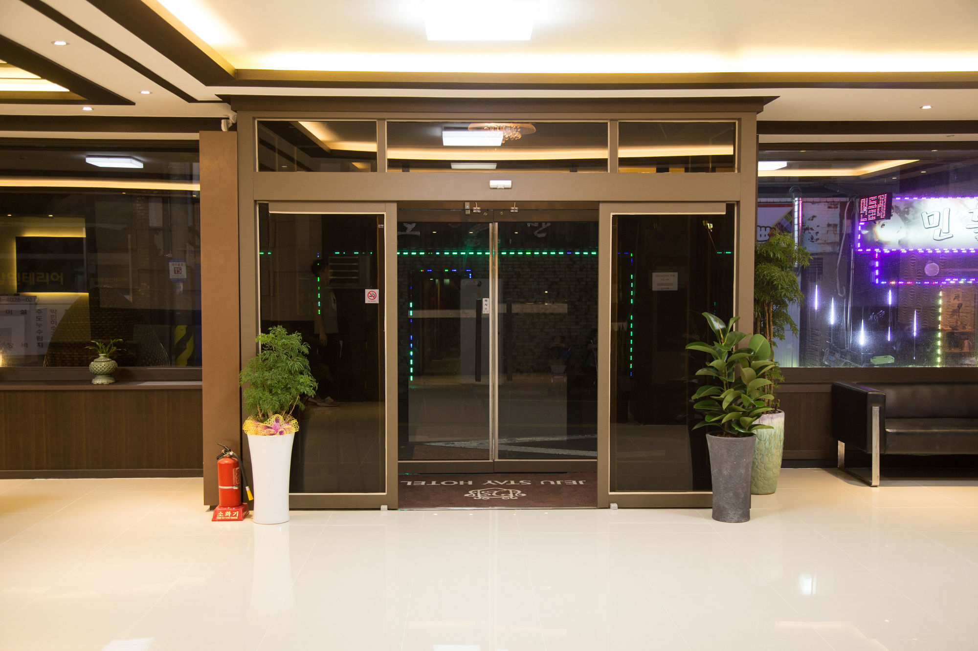 Jeju Stay Hotel Экстерьер фото
